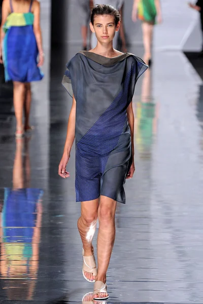Look 5